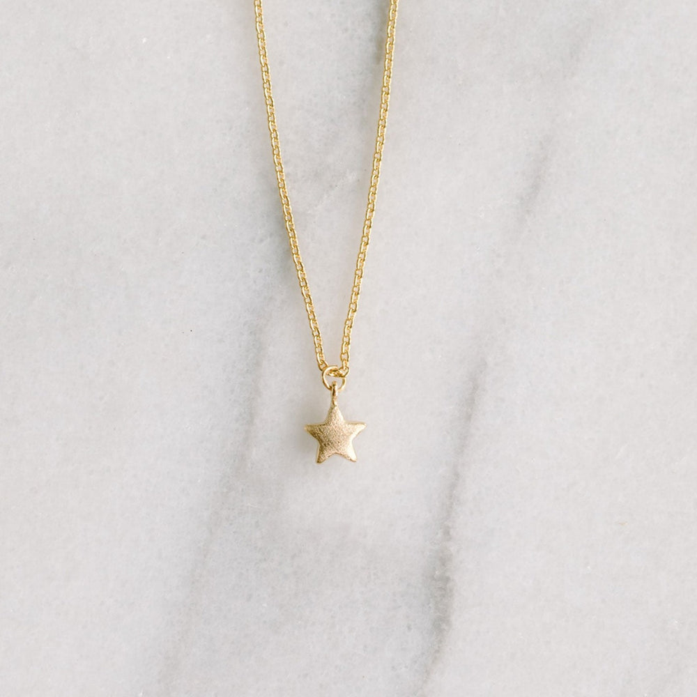 Tiny Star Single Necklace